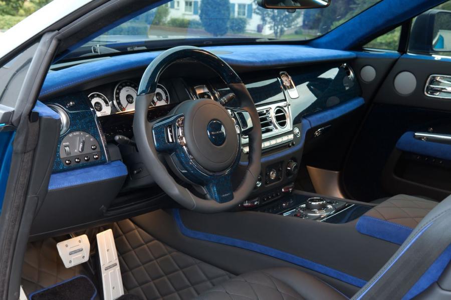 Интерьер Rolls-Royce Wraith by Mansory 2015 года  (фото 11 из 12)